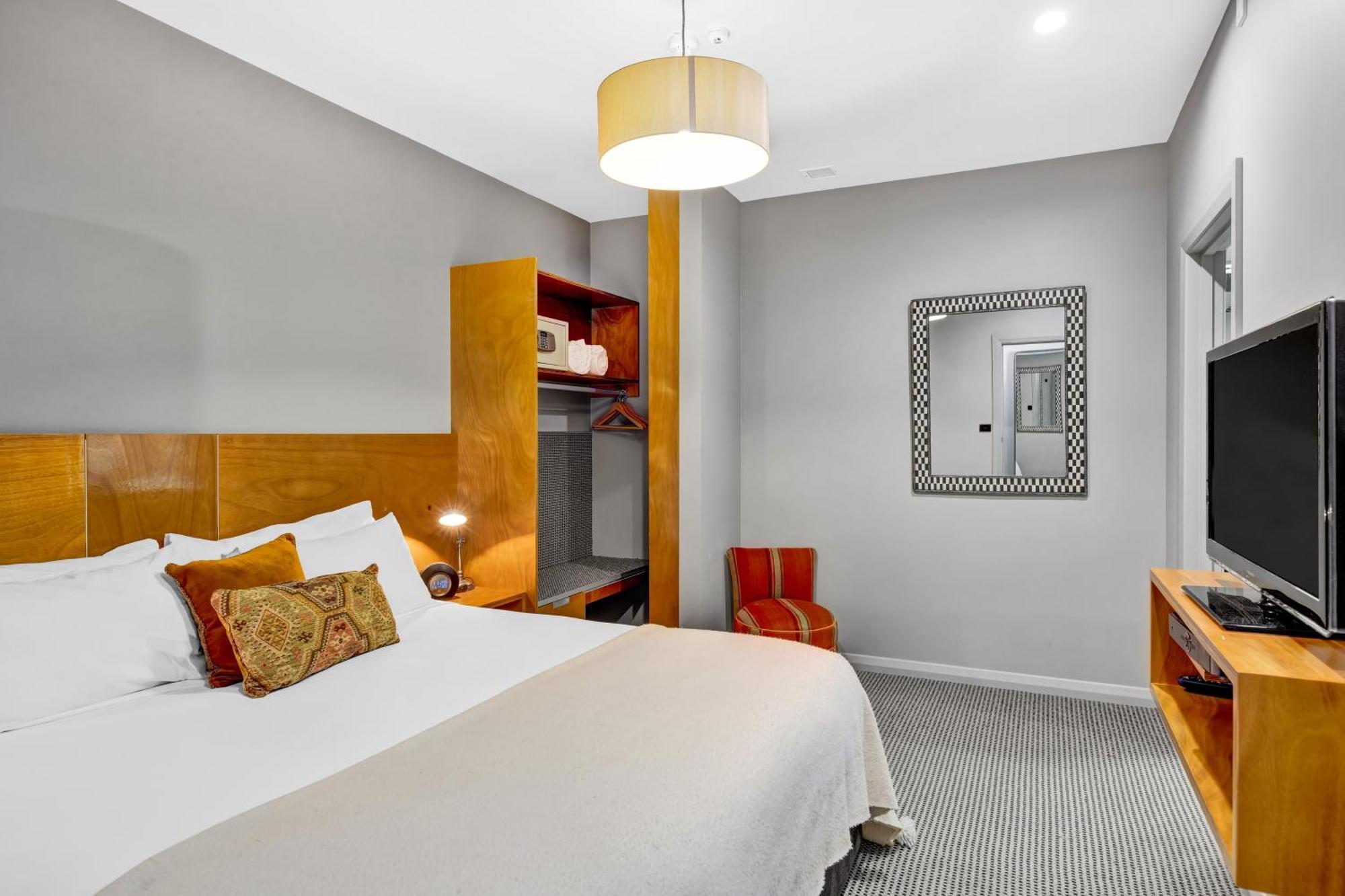 King And Queen Hotel Suites New Plymouth Eksteriør billede