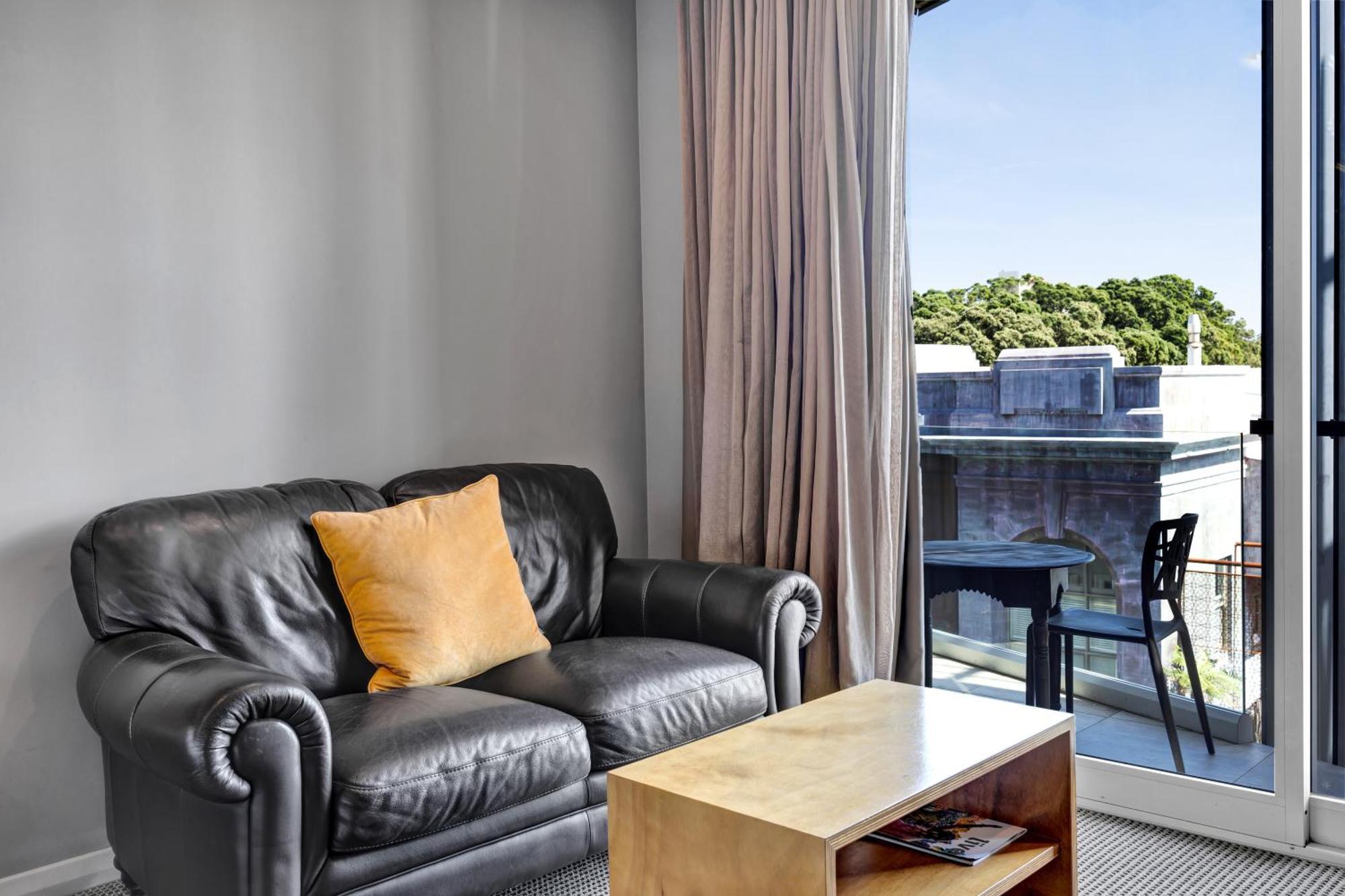 King And Queen Hotel Suites New Plymouth Eksteriør billede