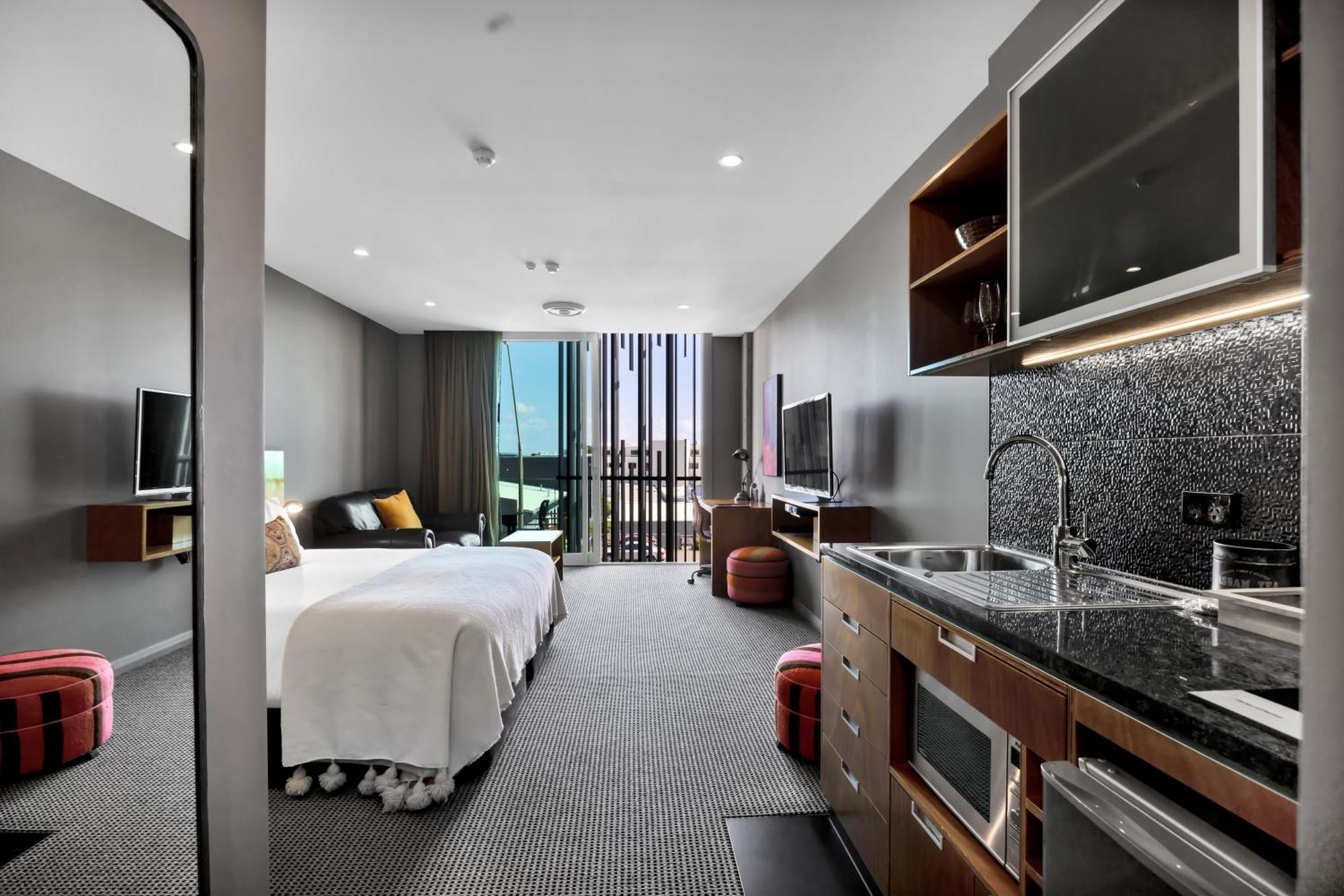 King And Queen Hotel Suites New Plymouth Eksteriør billede